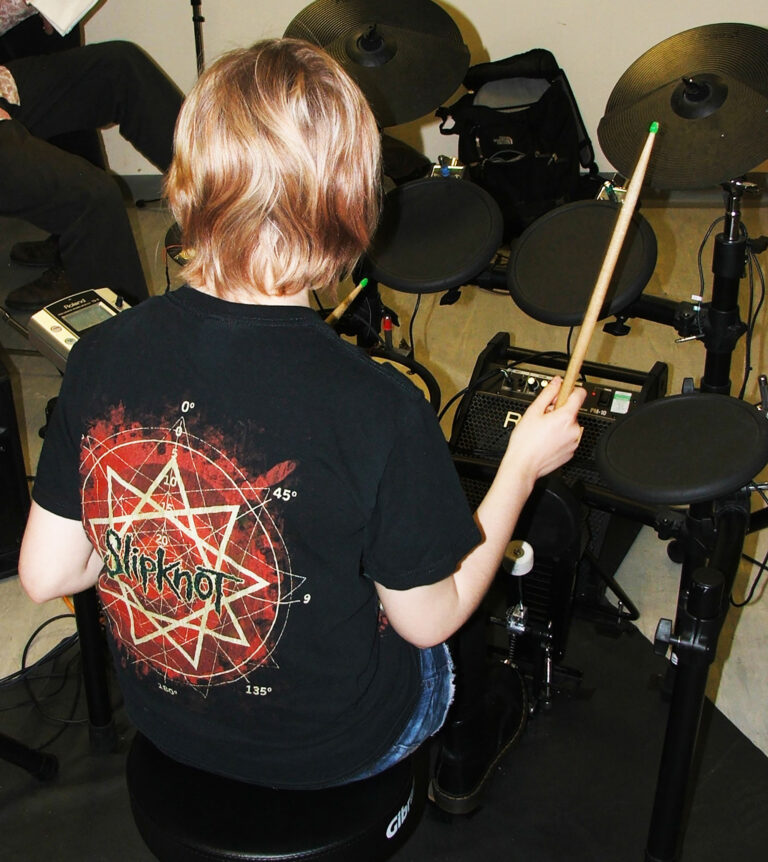 Drumming improves behaviour and brain function